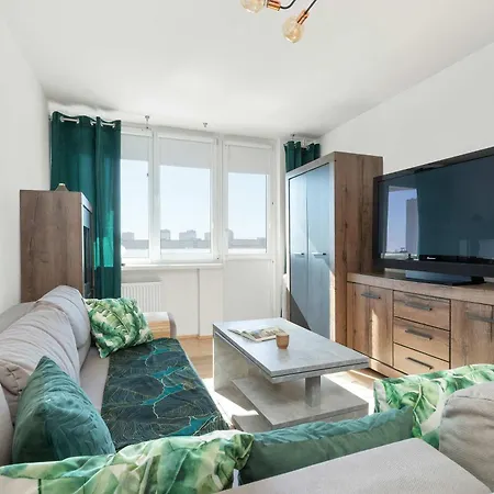 Piastowska Cozy With View By Renters Apartament